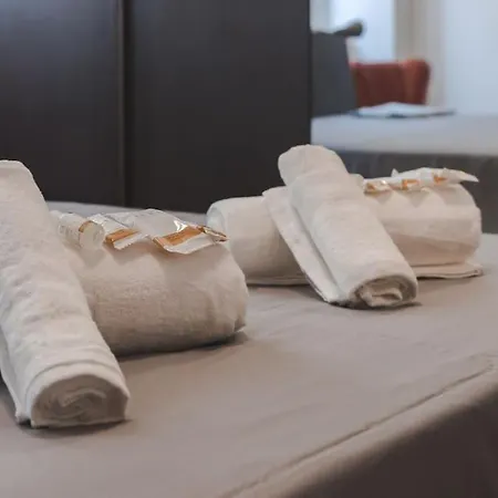 Апартаменти 2 Bedroom - Free Wifi - Italian Star *