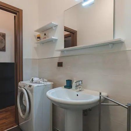公寓 2 Bedroom - Free Wifi - Italian Star 的里雅斯特