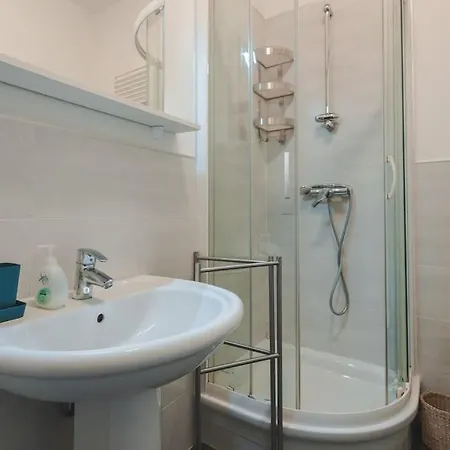 2 Bedroom - Free Wifi - Italian Star * 的里雅斯特