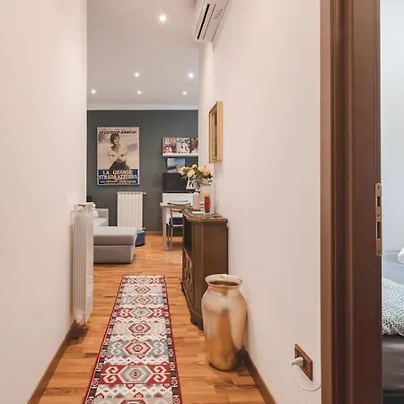 2 Bedroom - Free Wifi - Italian Star ترييستي